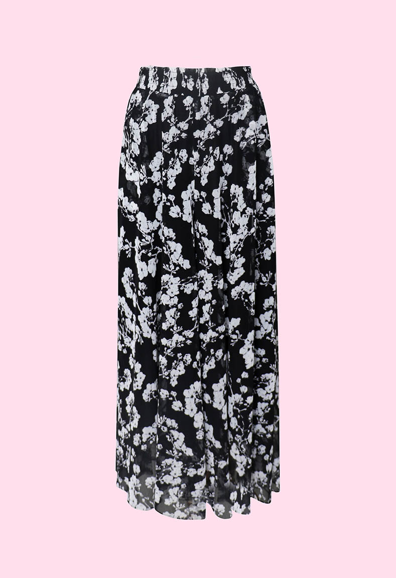 Bộ áo cổ tim phối ren kết hợp quần váy - Quần