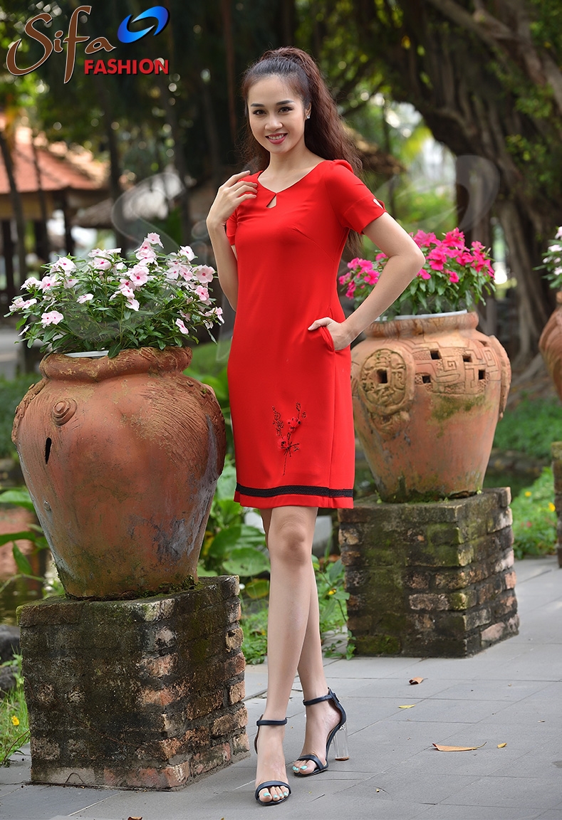 ĐẦM BODY CỔ THUYỀN TAY DÀI | Shopee Việt Nam